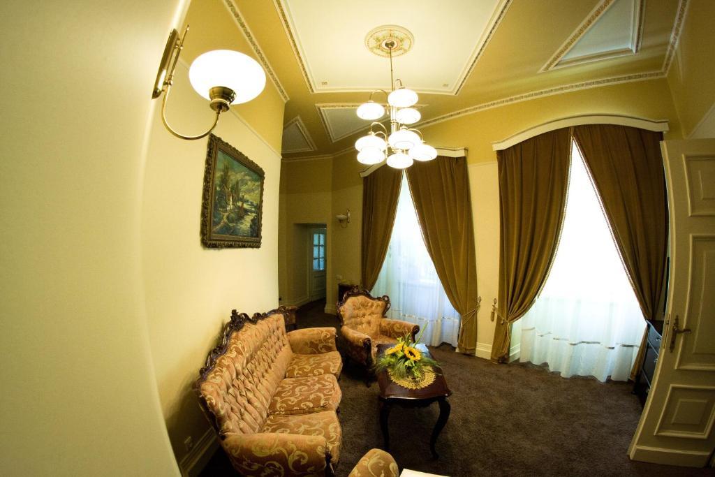 Bialy Dwor Bed & Breakfast Kwidzyn Rom bilde