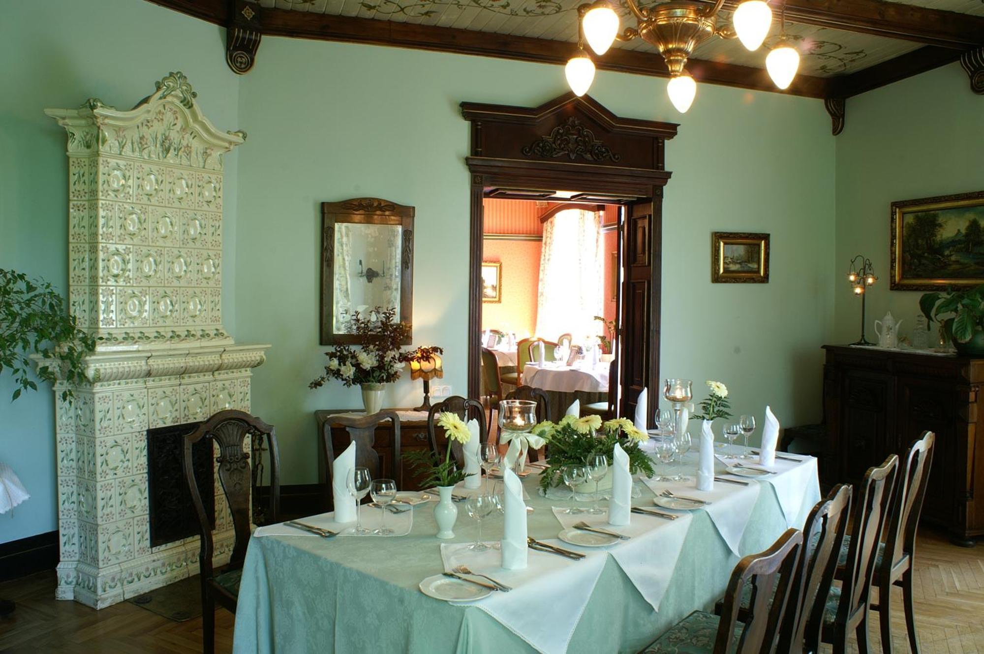 Bialy Dwor Bed & Breakfast Kwidzyn Eksteriør bilde