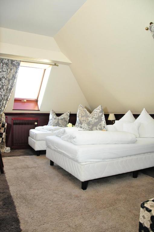Bialy Dwor Bed & Breakfast Kwidzyn Rom bilde