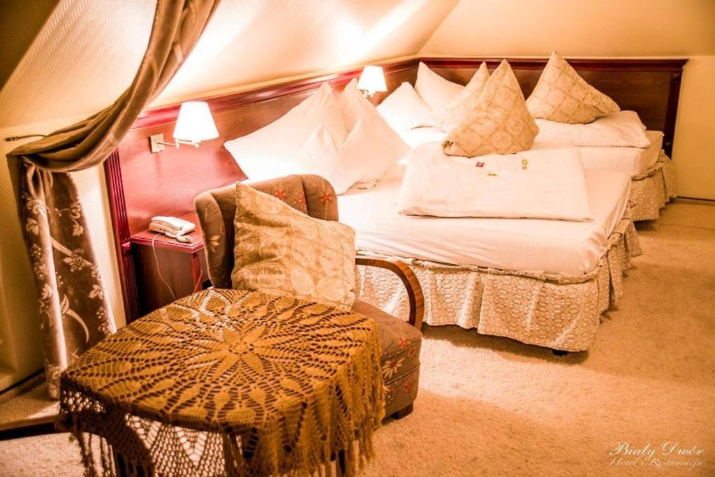 Bialy Dwor Bed & Breakfast Kwidzyn Rom bilde