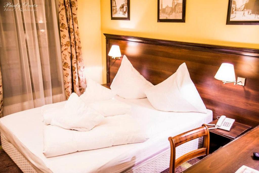 Bialy Dwor Bed & Breakfast Kwidzyn Rom bilde