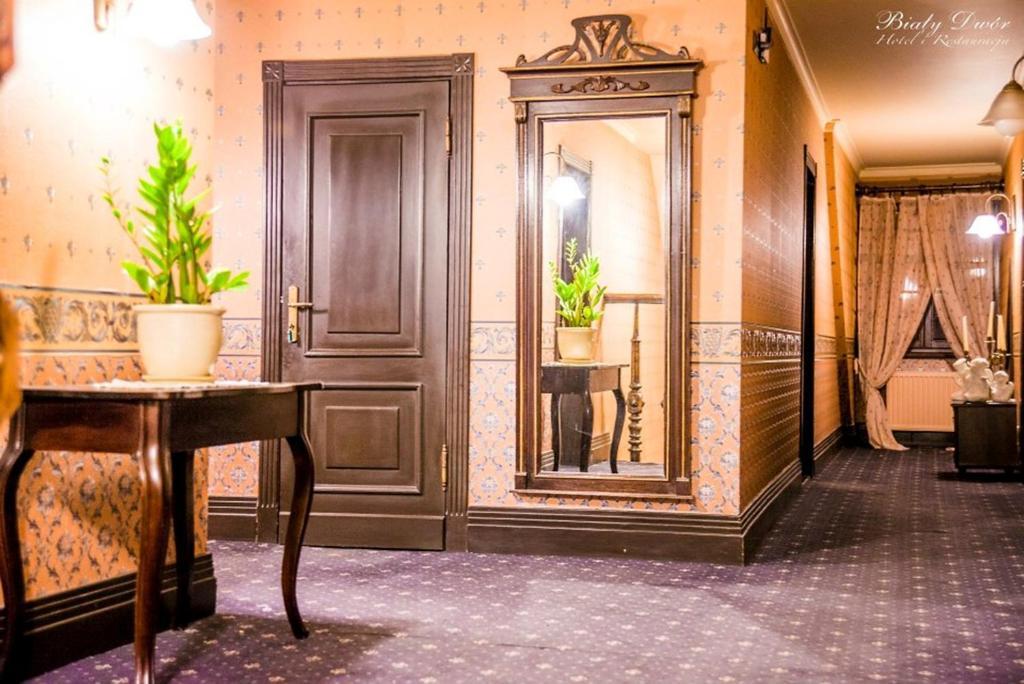 Bialy Dwor Bed & Breakfast Kwidzyn Eksteriør bilde